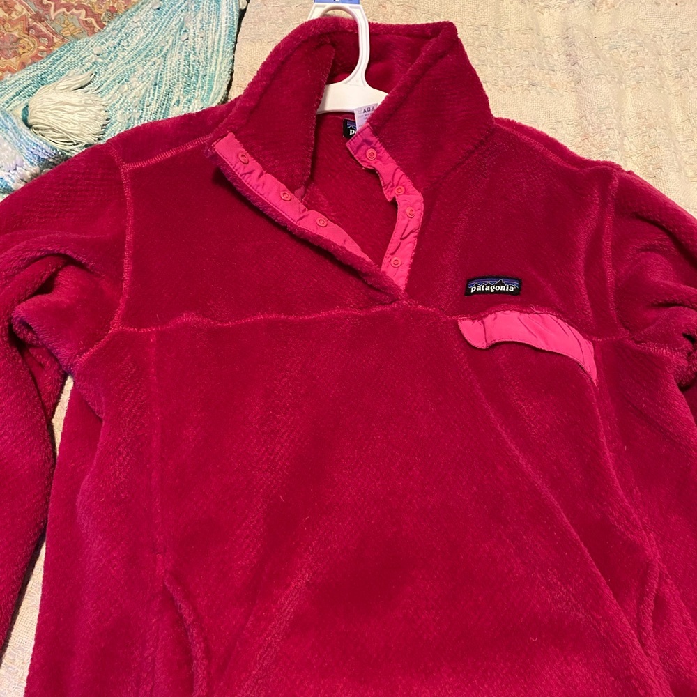 Woman’s Patagonia pullover